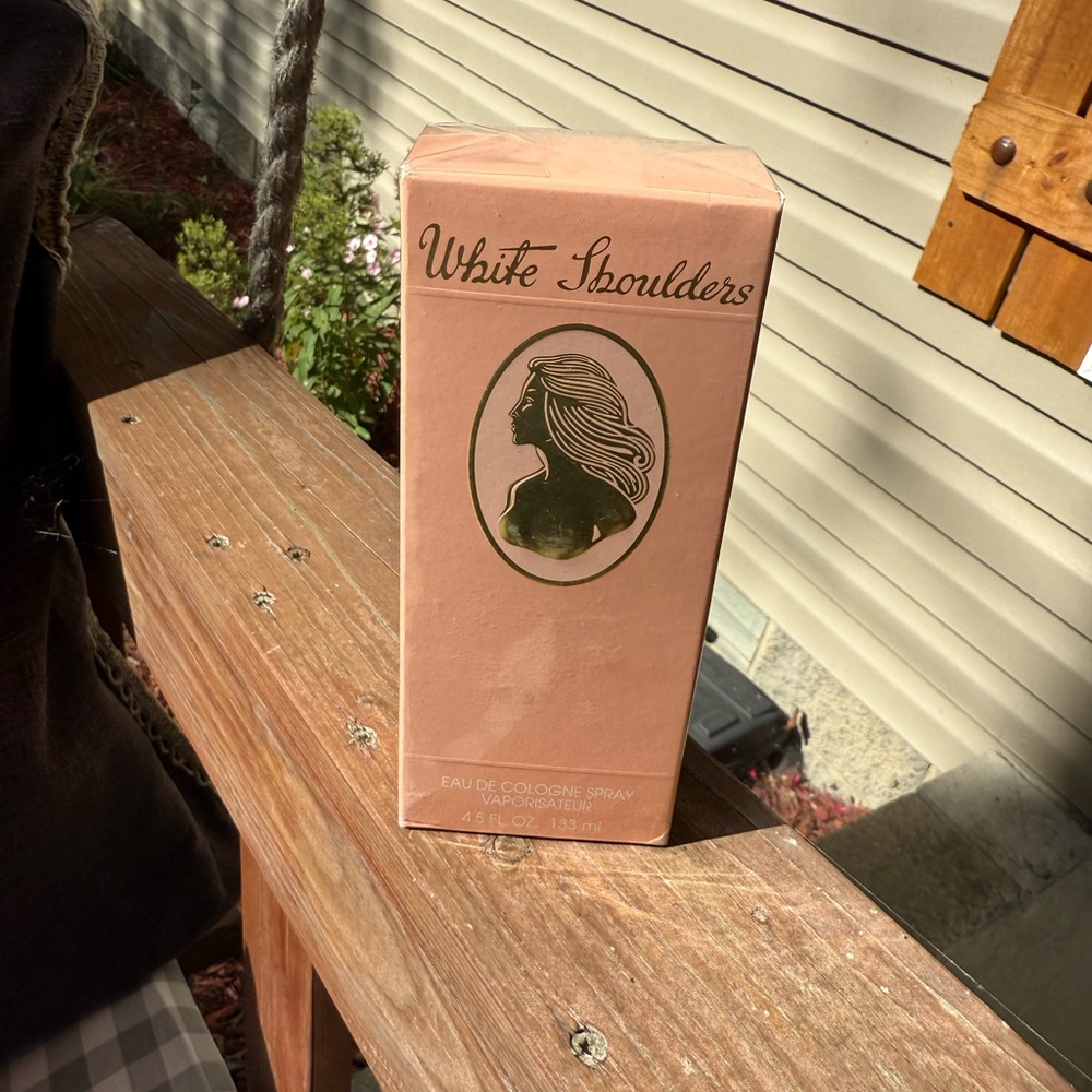 White Shoulders Eau de Cologne Spray